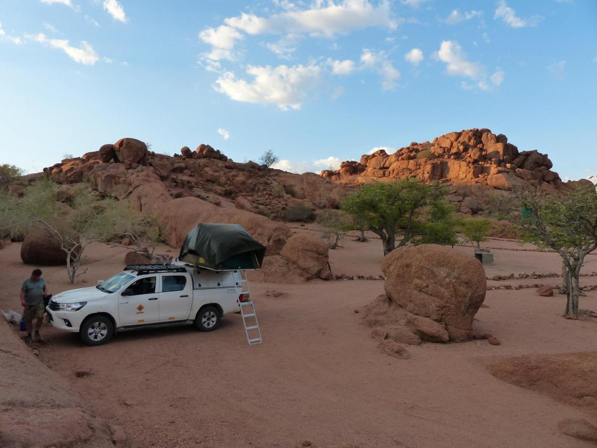 Ozohere Campsite And Himba Village Uis Exterior foto