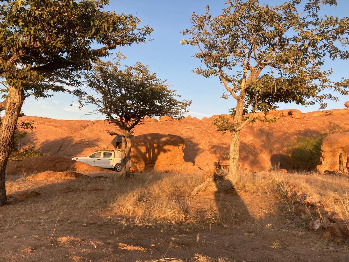 Ozohere Campsite And Himba Village Uis Exterior foto