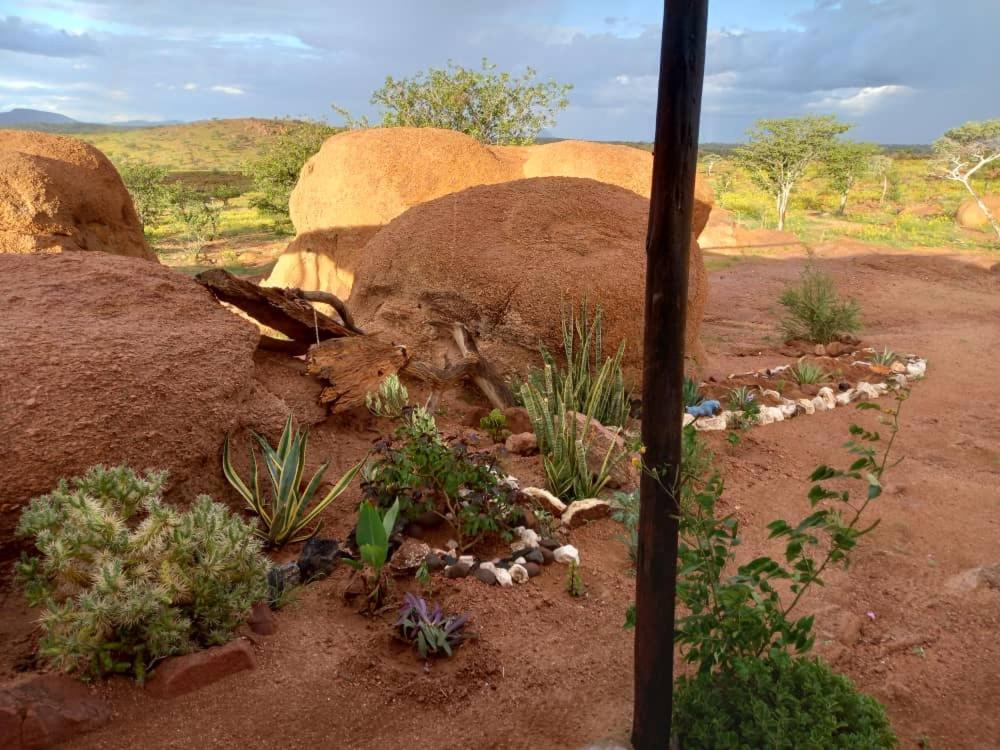 Ozohere Campsite And Himba Village Uis Exterior foto