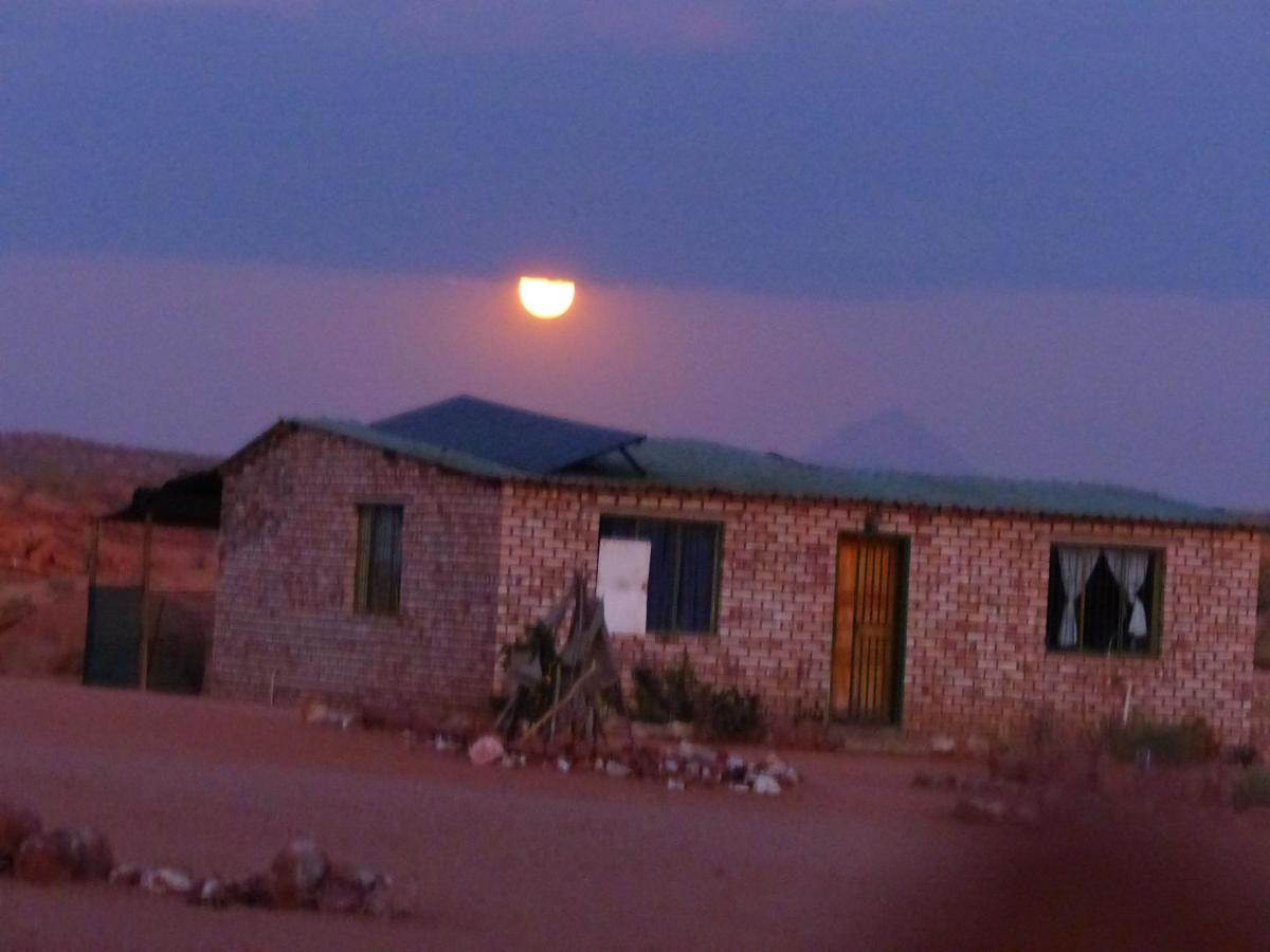 Ozohere Campsite And Himba Village Uis Exterior foto
